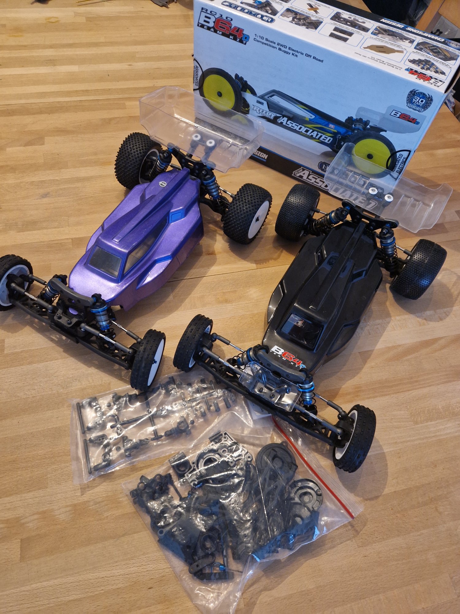 2 Team Associated B6.4d, Voiture RC, Très bon état, Tubize, petite annonce RC sur Pitboard